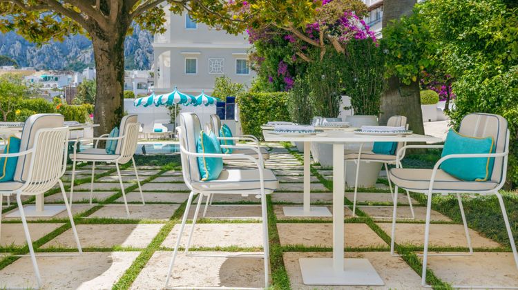Pazziella Garden & Suites Restaurant