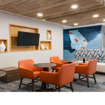 Holiday Inn Express & Suites LaGrange