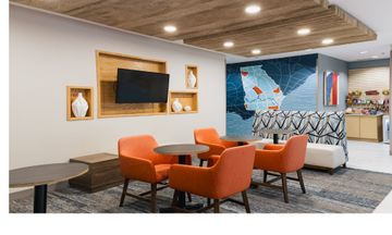 Holiday Inn Express & Suites LaGrange