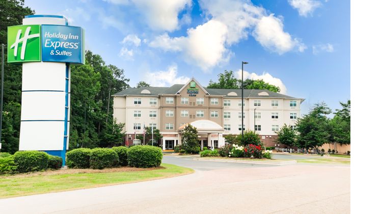 Holiday Inn Express & Suites LaGrange Exterior