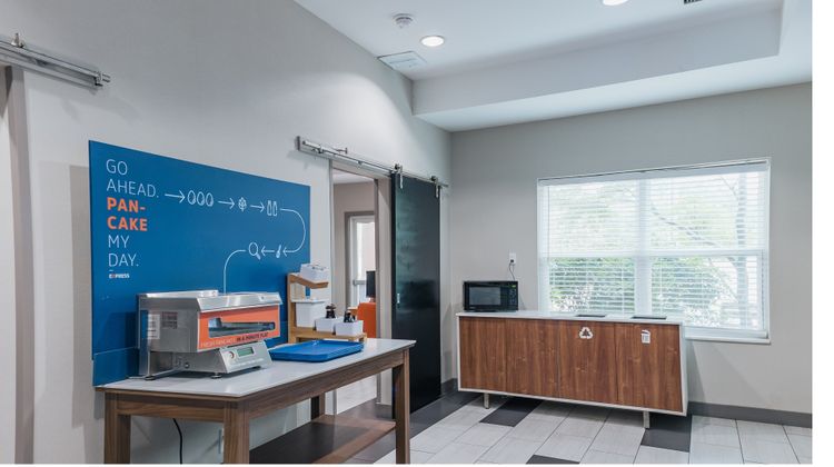 Holiday Inn Express & Suites LaGrange Restaurant