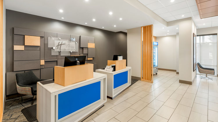 Holiday Inn Express & Stes Chesterfield Exterior