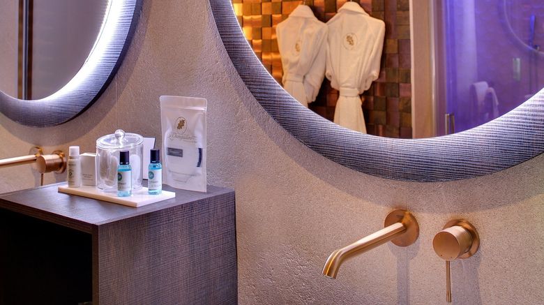 <b>Hostellerie la Cheneaudiere Room</b>. Images powered by <a href="https://www.leonardoworldwide.com/" title="Leonardo Worldwide" target="_blank">Leonardo</a>.