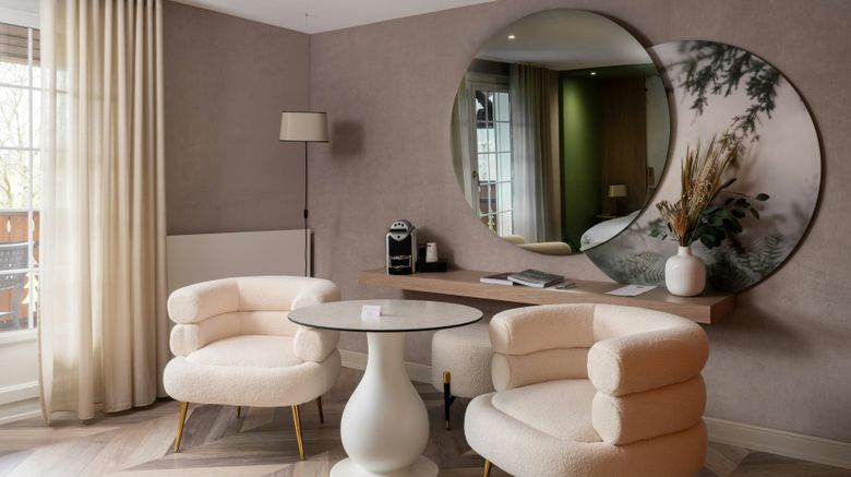 <b>Hostellerie la Cheneaudiere Room</b>. Images powered by <a href="https://www.leonardoworldwide.com/" title="Leonardo Worldwide" target="_blank">Leonardo</a>.