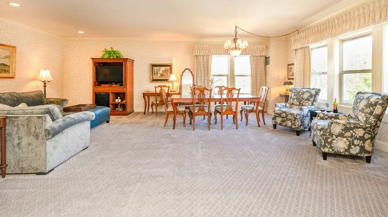 <b>Fairhaven Village Inn Suite</b>. Images powered by <a href="https://www.leonardoworldwide.com/" title="Leonardo Worldwide" target="_blank">Leonardo</a>.