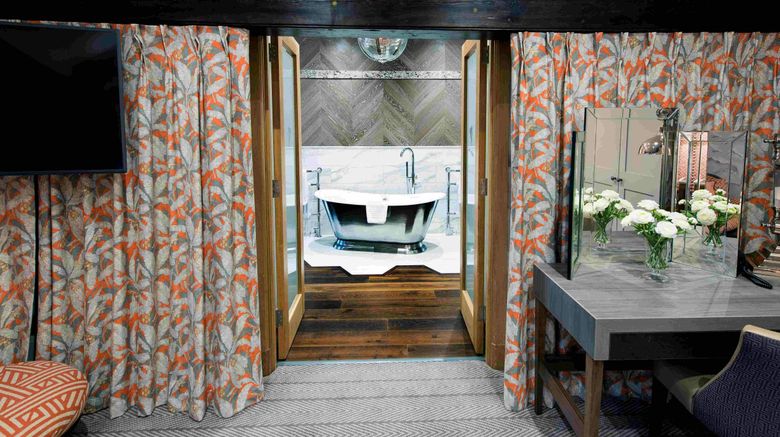<b>Fence Gate Lodge Room</b>. Images powered by <a href="https://www.leonardoworldwide.com/" title="Leonardo Worldwide" target="_blank">Leonardo</a>.