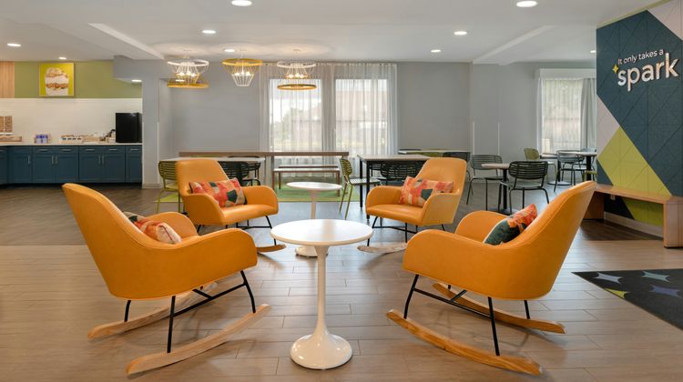 Hotel Concord Syracuse Lobby