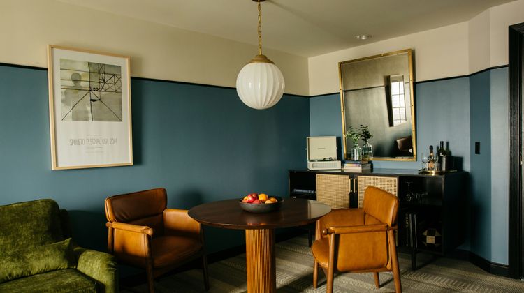 Emeline Hotel Restaurant