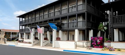 Fairfield Inn & Stes San Diego Old Town Exterior
