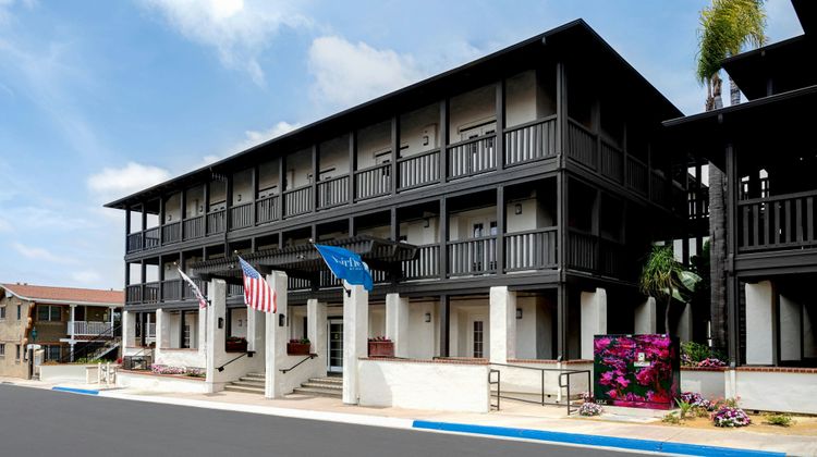 Fairfield Inn & Stes San Diego Old Town Exterior
