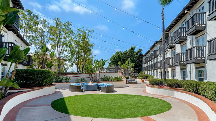 Fairfield Inn & Stes San Diego Old Town Exterior