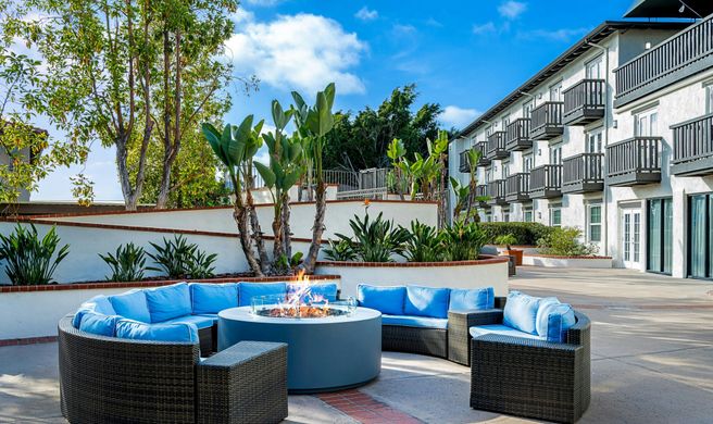 Fairfield Inn & Stes San Diego Old Town Exterior