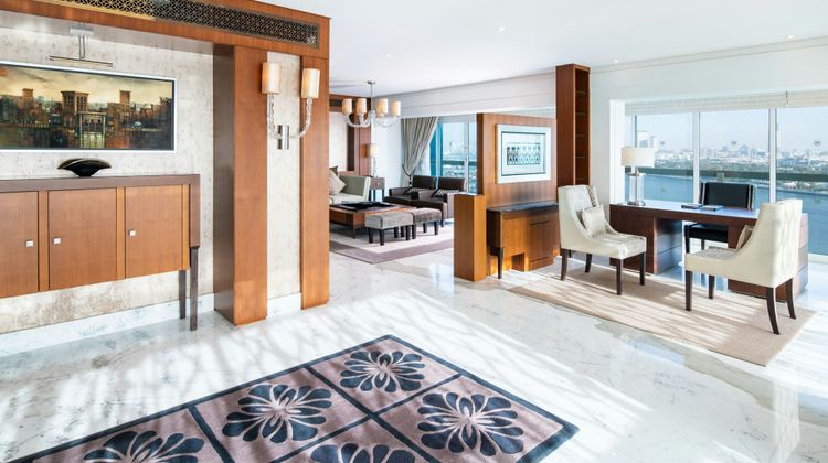 Sheraton Dubai Creek Hotel & Towers Suite