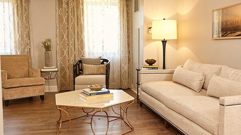 <b>The Adolphus, Autograph Collection Room</b>. Images powered by <a href="https://www.leonardoworldwide.com/" title="Leonardo Worldwide" target="_blank">Leonardo</a>.