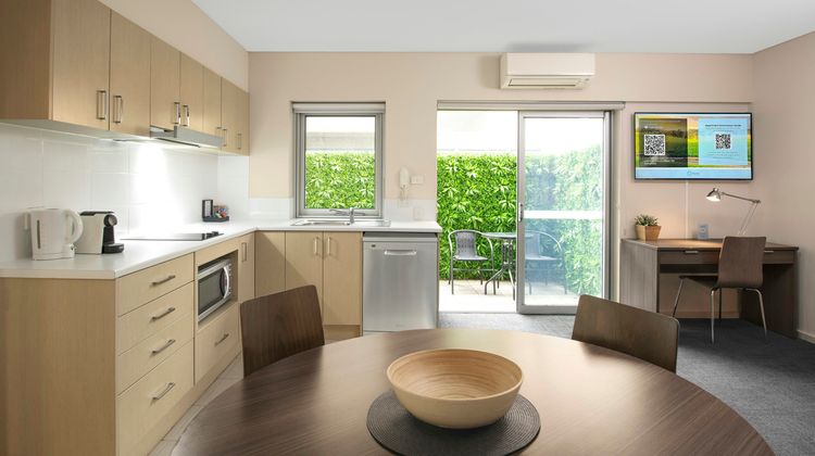 Hume Serviced Apartments Exterior