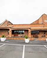 OYO White Horse Lodge Hotel