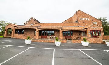 OYO White Horse Lodge Hotel