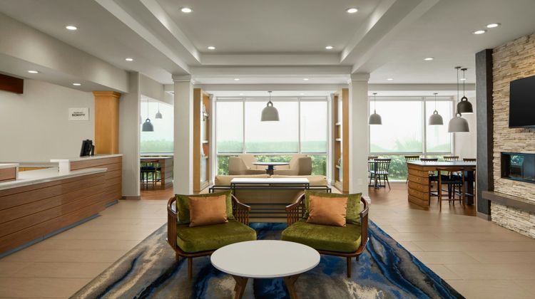 Fairfield Inn & Suites VB Oceanfront Exterior