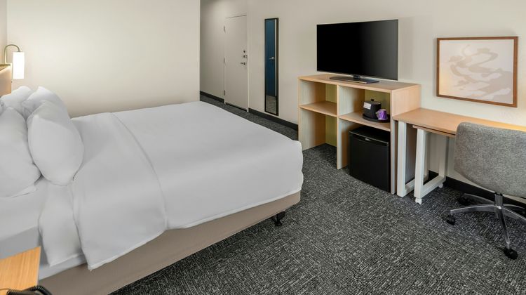 Spark by Hilton Grand Island Room