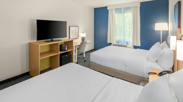 Spark by Hilton Grand Island Room