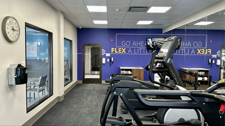 Holiday Inn Express Hotel & Suites Health Club