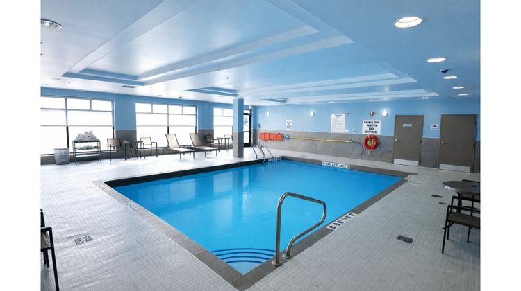 Holiday Inn Express Hotel & Suites Pool