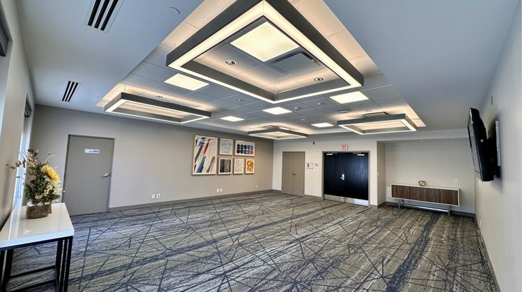 Holiday Inn Express Hotel & Suites Meeting