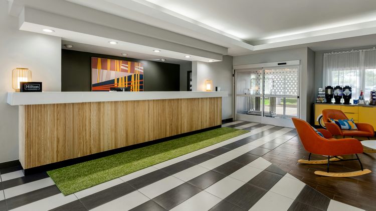 Spark by Hilton Salem East Electric Road Lobby