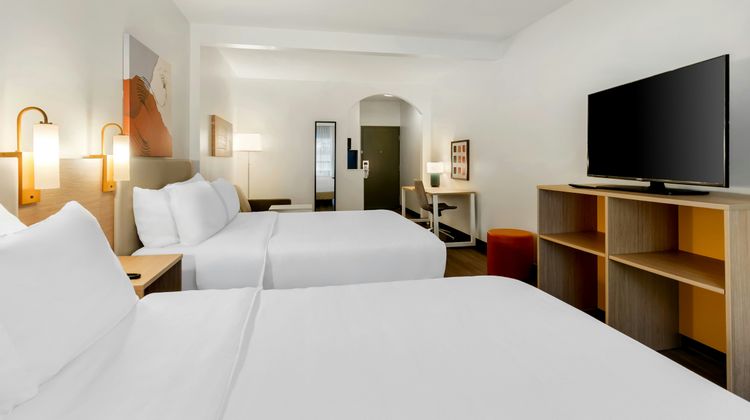 Spark by Hilton Salem East Electric Road Room
