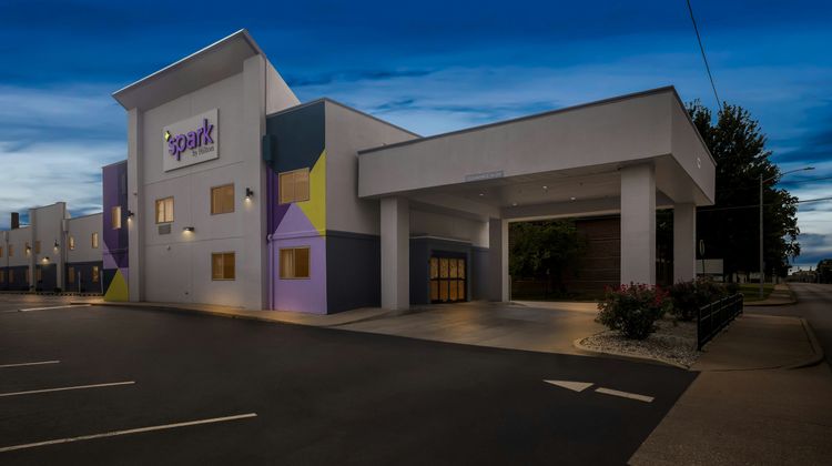 Spark by Hilton Evansville Downtown Exterior