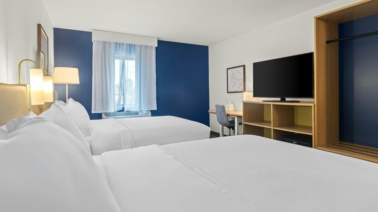 Spark by Hilton Evansville Downtown Room