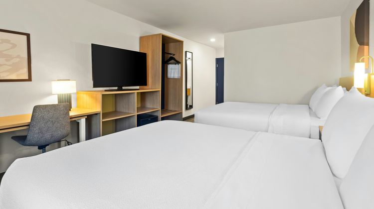 Spark by Hilton Evansville Downtown Room