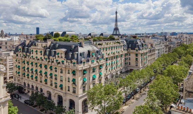 The Peninsula Paris Exterior