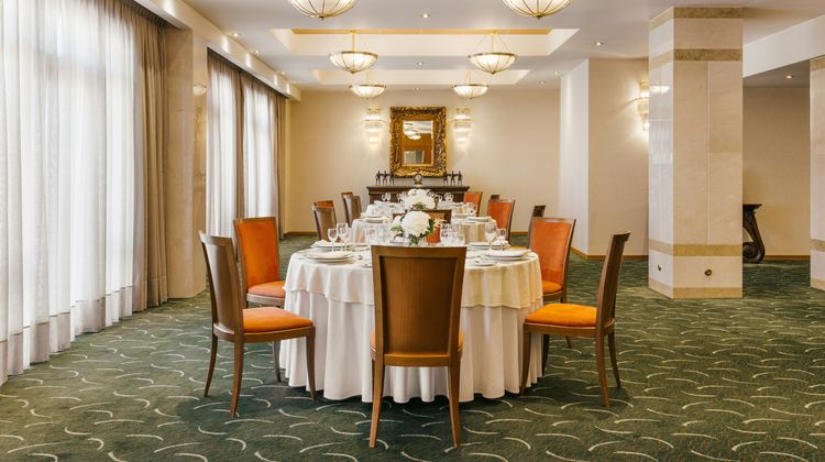 Divani Palace Larisa Restaurant