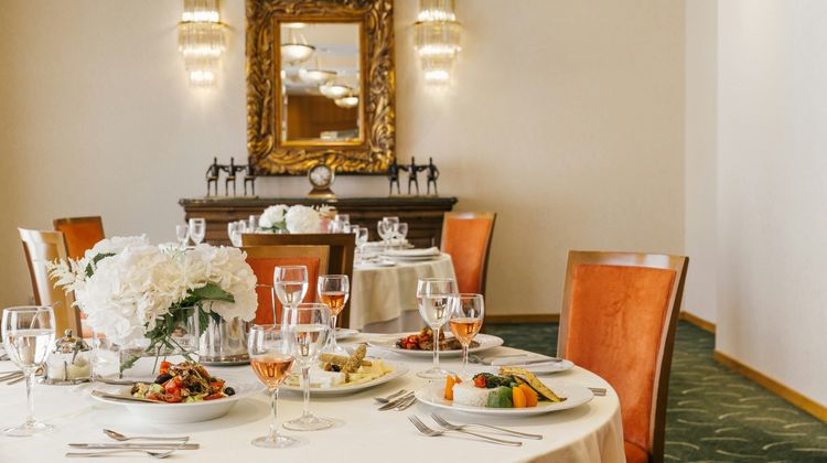 Divani Palace Larisa Restaurant
