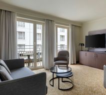Marriott Exec Apts European Quarters Room