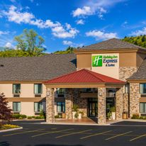 Holiday Inn Express Hotel & Suites