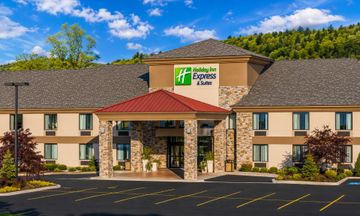 Holiday Inn Express Hotel & Suites