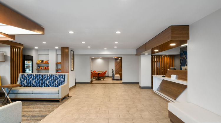 Holiday Inn Express Exterior