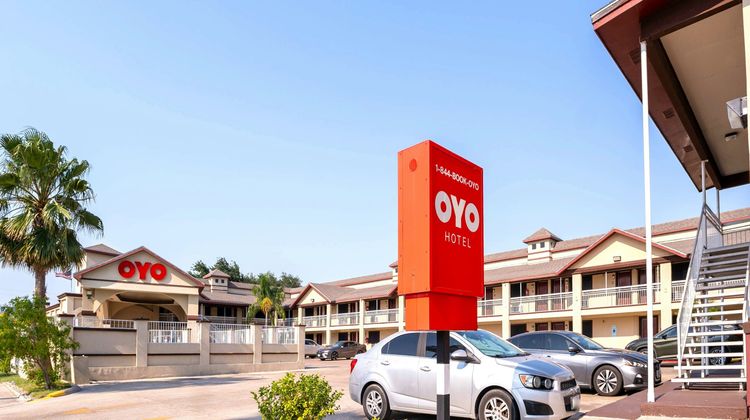 OYO Hotel McAllen Airport South Exterior