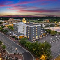 Courtyard by Marriott Hamilton