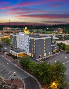 Courtyard by Marriott Hamilton