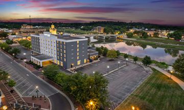 Courtyard by Marriott Hamilton