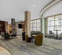 Courtyard by Marriott Hamilton Lobby