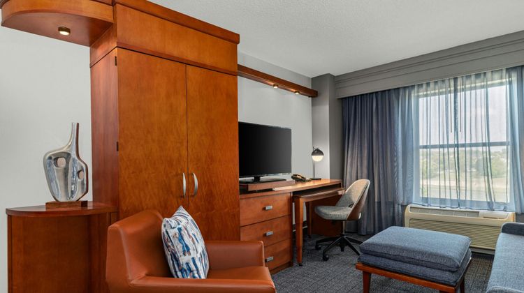 Courtyard by Marriott Hamilton Suite