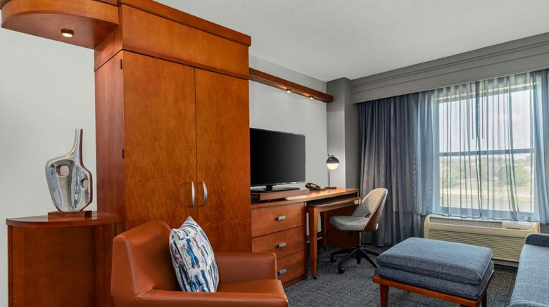 <b>Courtyard by Marriott Hamilton Suite</b>. Images powered by <a href="https://www.leonardoworldwide.com/" title="Leonardo Worldwide" target="_blank">Leonardo</a>.