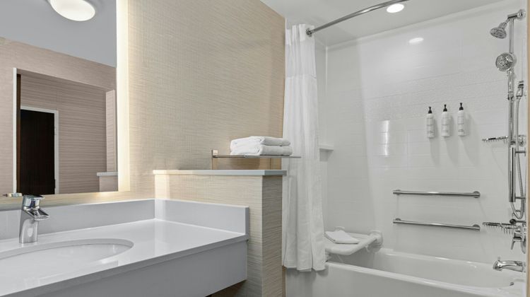 Fairfield Inn & Suites Dayton Downtown Room