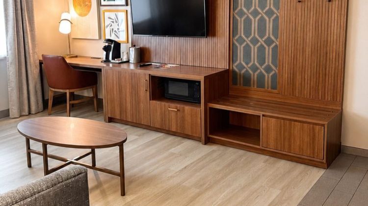 Holiday Inn Columbus Suite