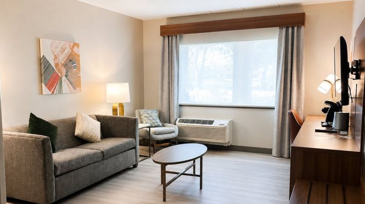 Holiday Inn Columbus Suite