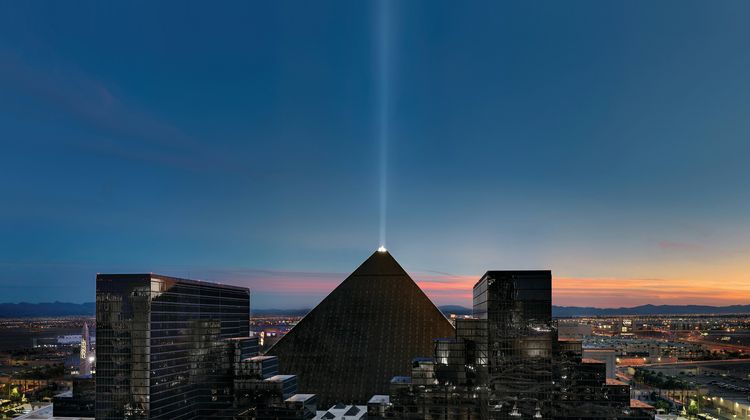 Luxor Hotel & Casino Exterior